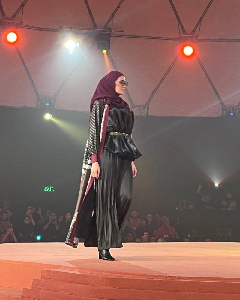 Fashion Show "Journey" koleksi Ramadan 2024 oleh Zaskia Sungkar dan Shi by Shireen, Minggu (25/2/2024) - Popmama.com/Putri Syifa N